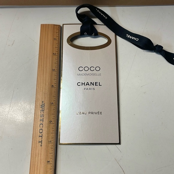 Chanel - Picture 1 of 8